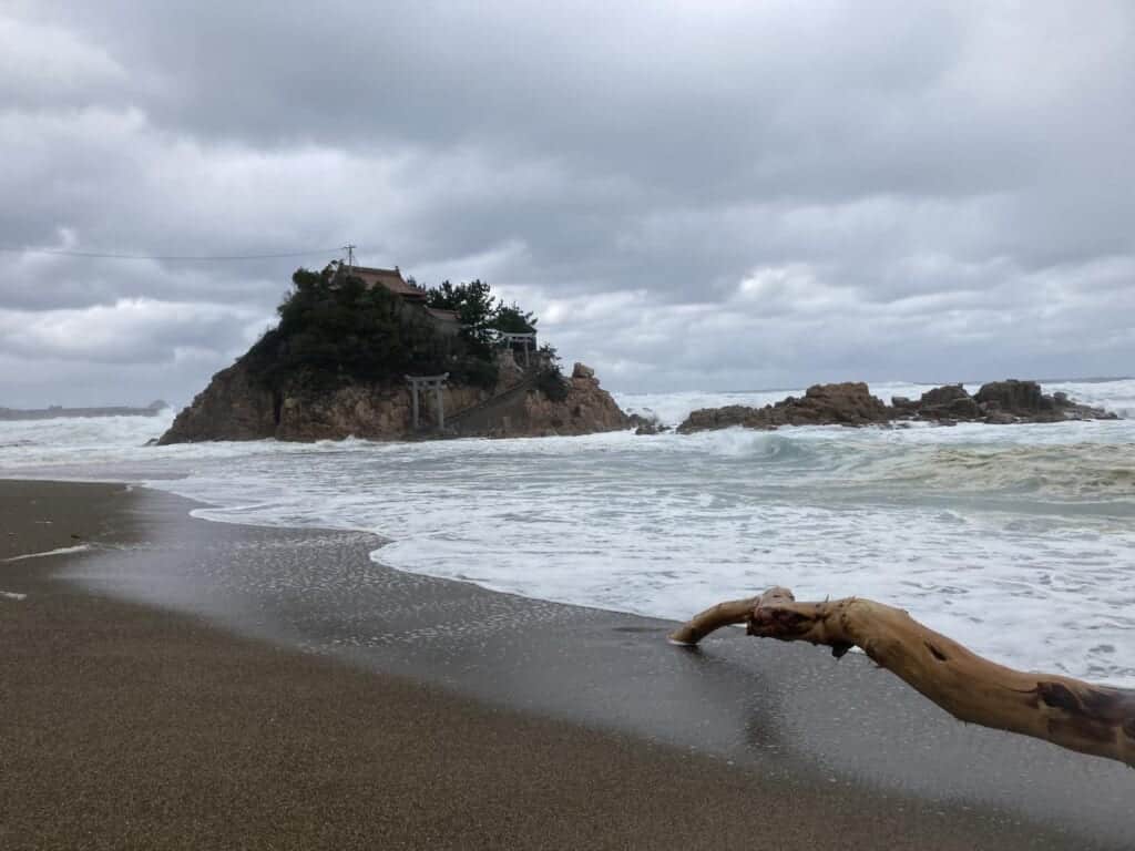 japanese ocean in shimane prefecture
