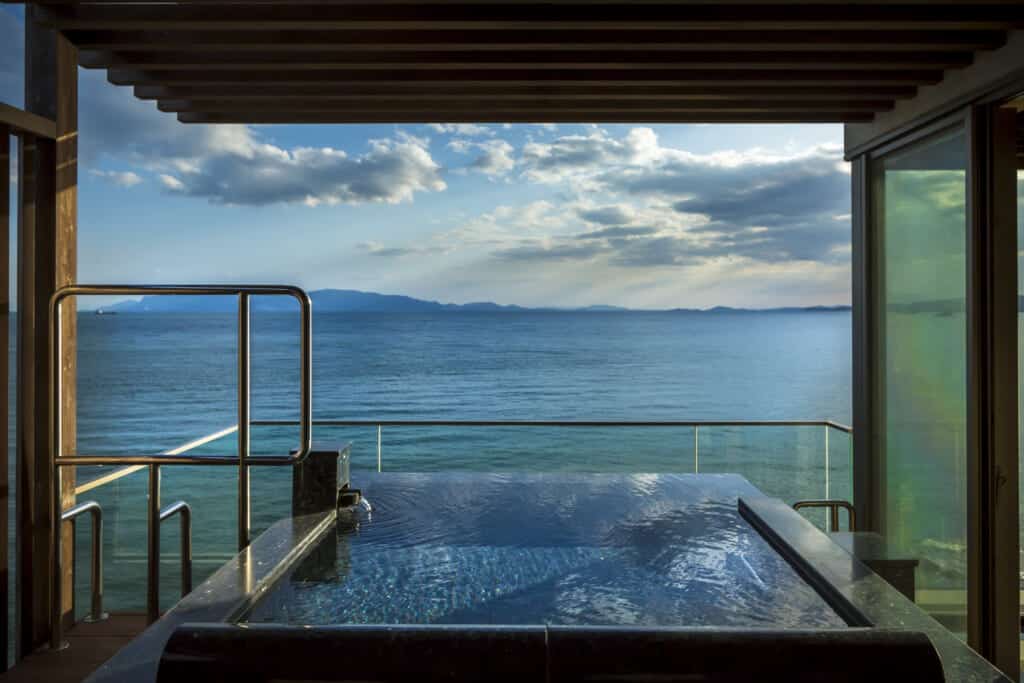 Tenku room open-air bath