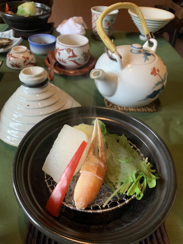 crab claw and vegetables with tea