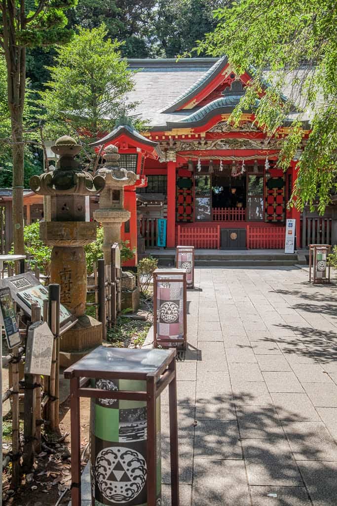 traditional Japanese red shrine