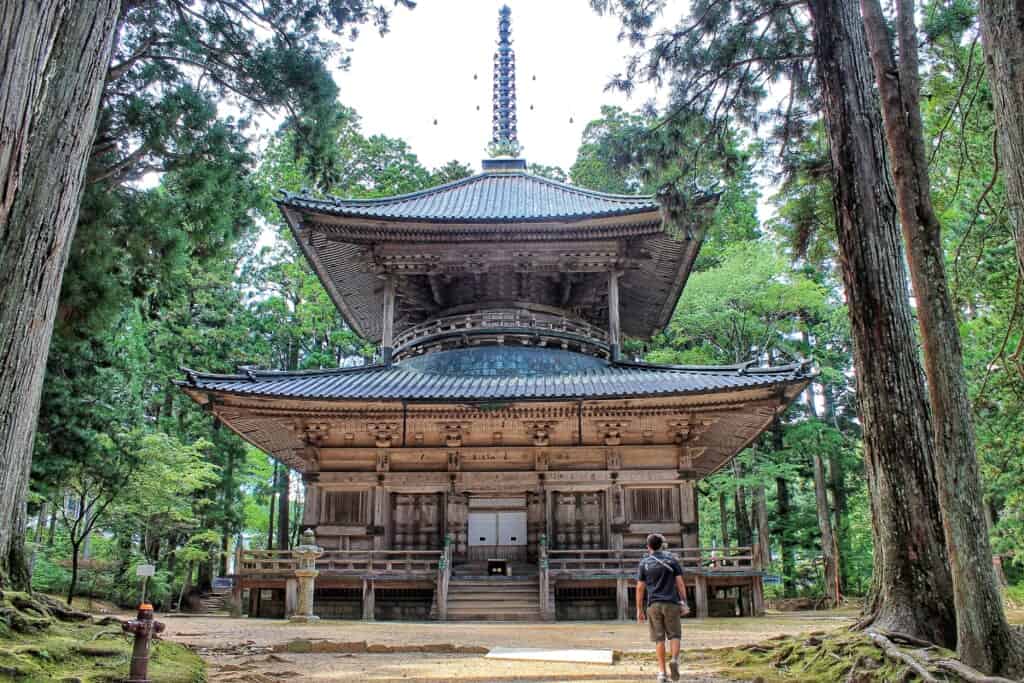 A Trip to Koyasan: Spending the Night in a Japanese Temple