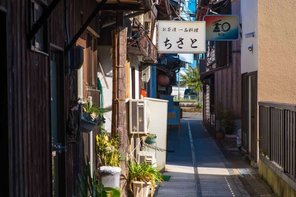 Japanese alleyway near Amanohashidate