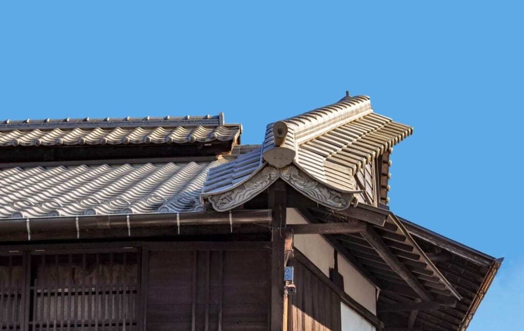 Udatsu (dragon tail roof)