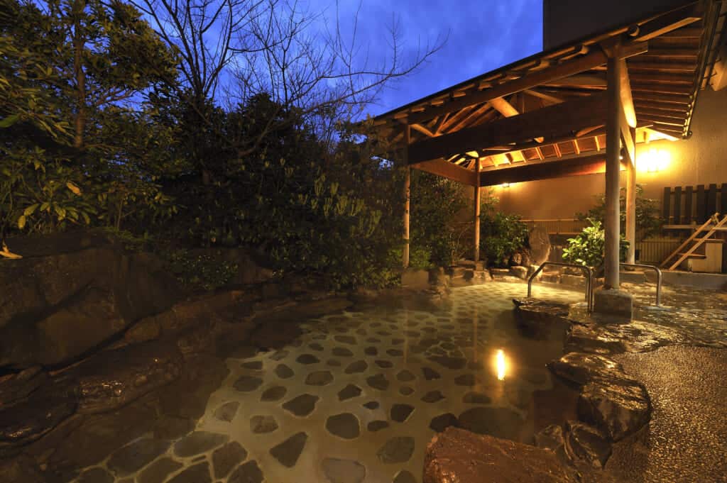 outdoor rotenburo onsen hot springs in kyoto