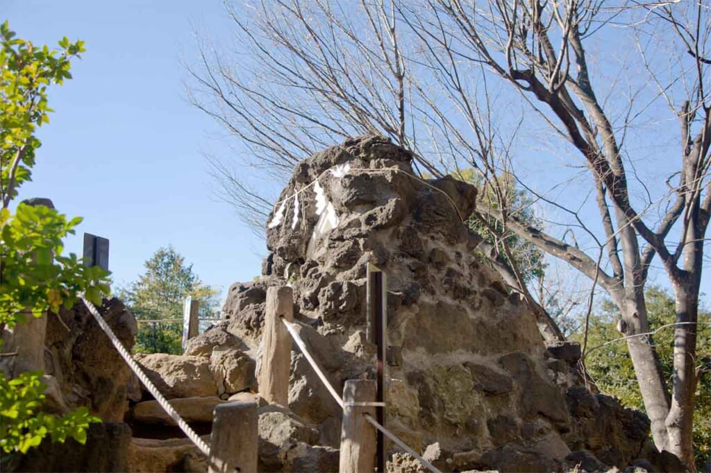 The summit of the fujizuka at Hatonomori Hachiman Shrine in Tokyo