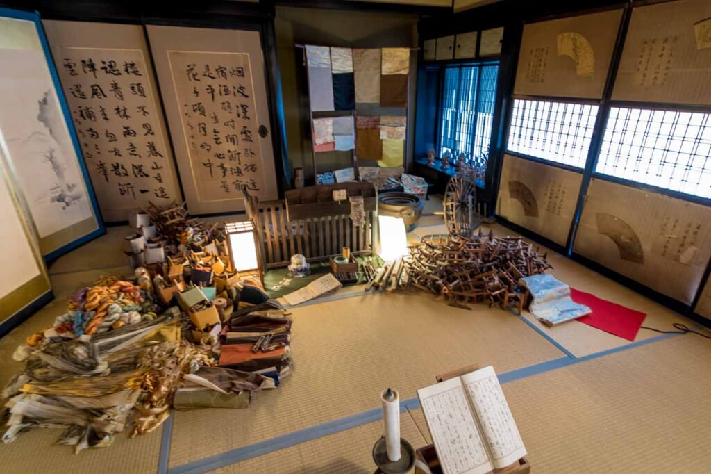 obi making room in Japanese restaurnant, Japan