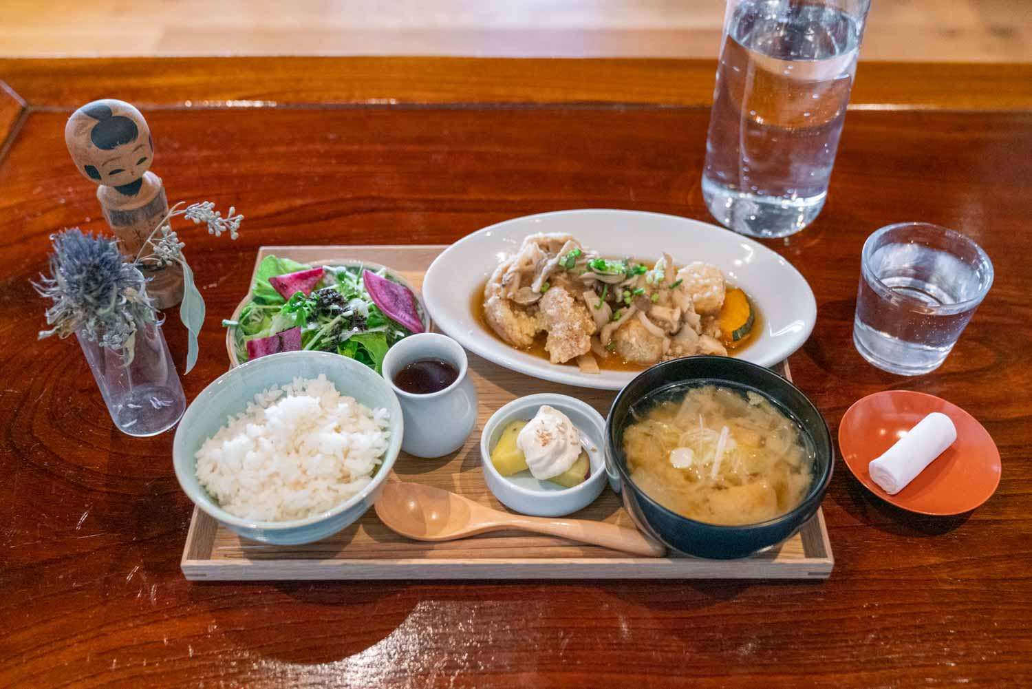 Restaurant Kontsh vegan meal