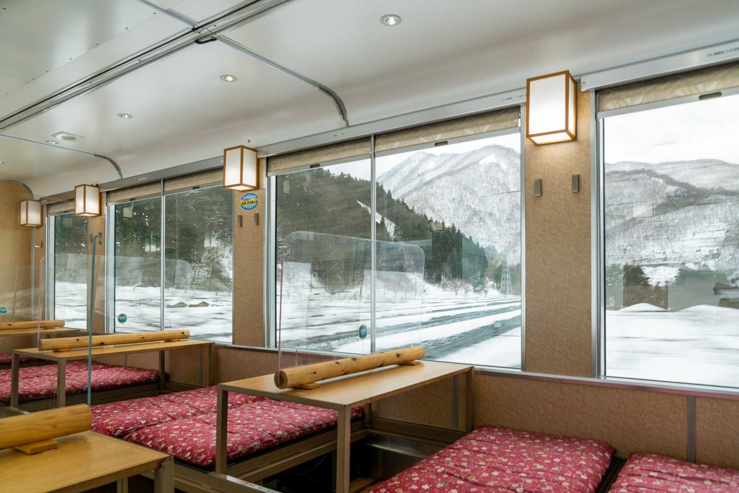 Ozatorotembo Train interior