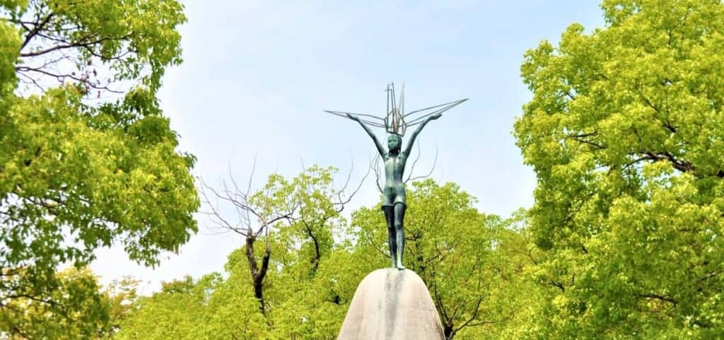 The Tale of Sasaki Sadako and the Legend of the Thousand Paper Cranes in Japan