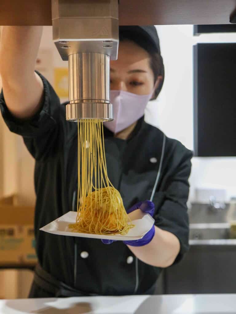 Making of Mont Blanc cake