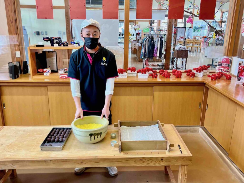 awamanju-making workshop at Ikoi-no-yakata Hotto in Yanaizu, Fukushima