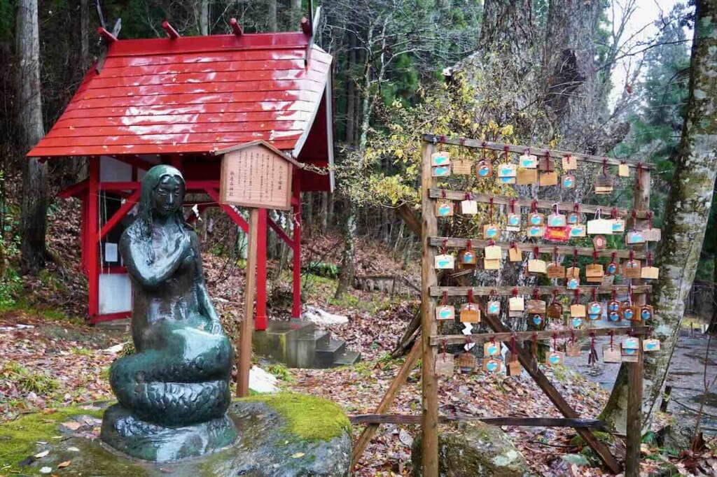 Tatsuko-hime statue at Gozanoishi Shrine in Akita