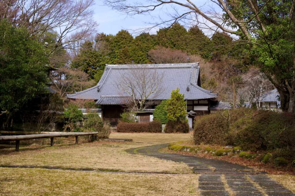 Outside Hotokuji Temple