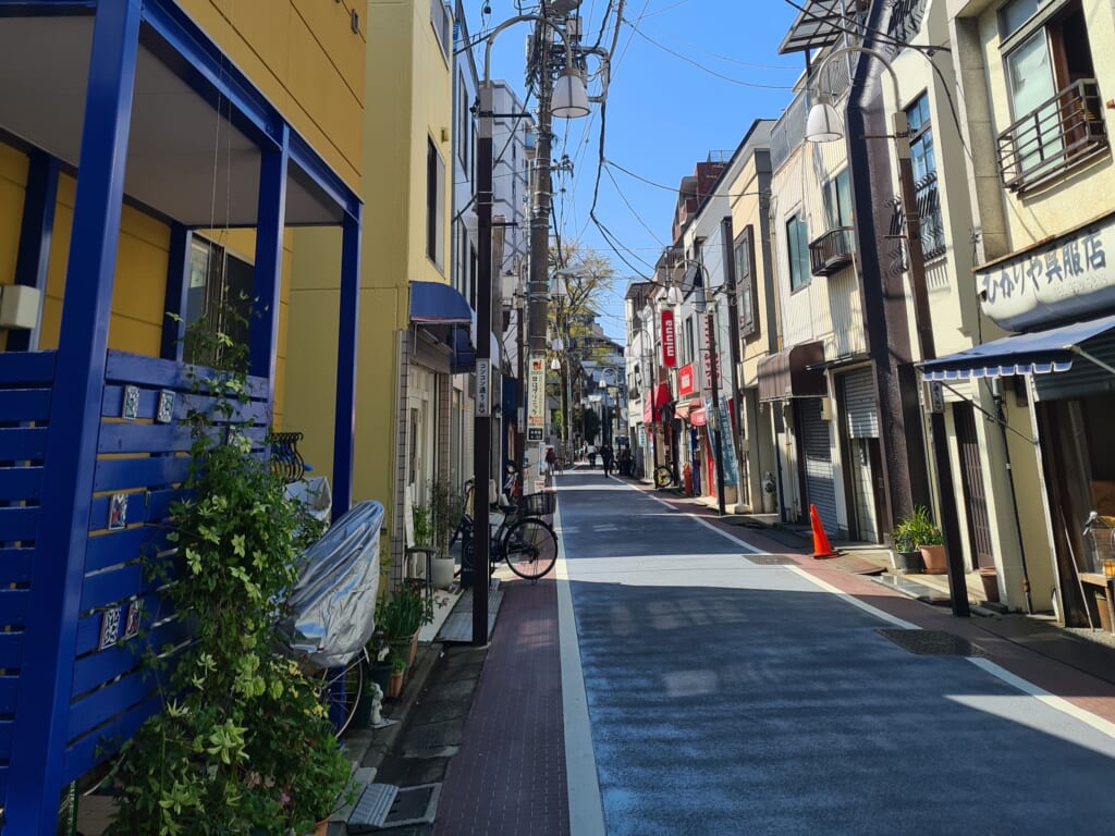 side street in tokyo