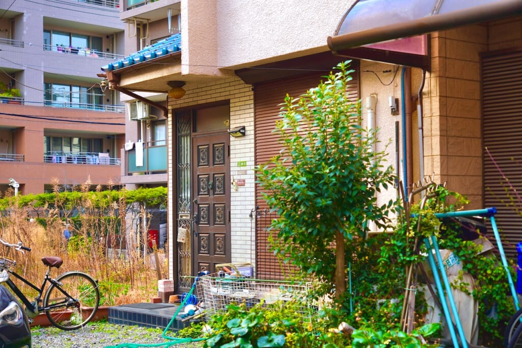 Front of one of the locations of Shoplifters in Adachi, Tokyo