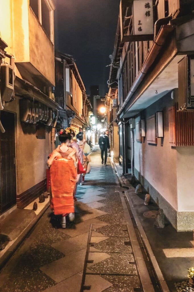 Geisha and Maiko walking in Pontocho
