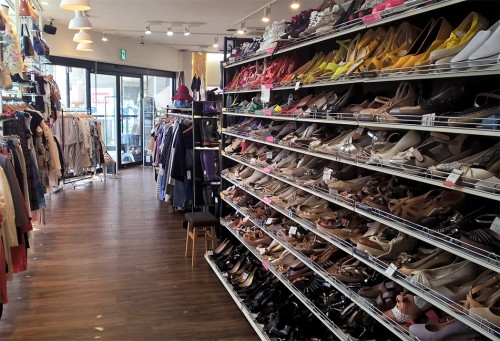 voyapon-friperie-vide-grenier-treasure-factory-chaussures