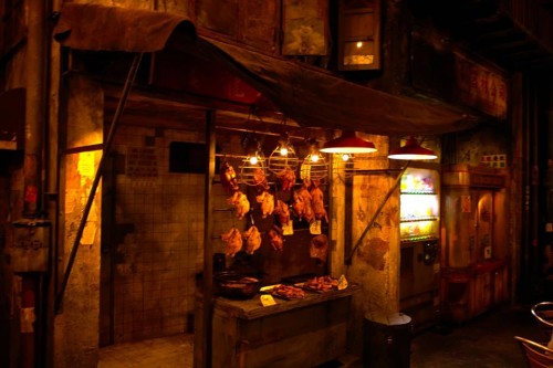 Décor génial du game center Warehouse situé à Kawasaki