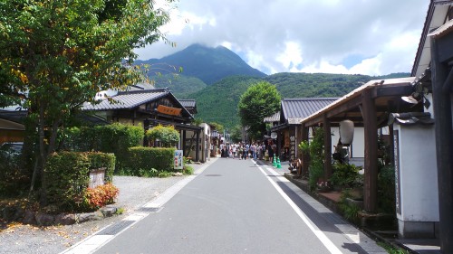Yufuin : élégante petite ville thermale au cœur des montagnes !