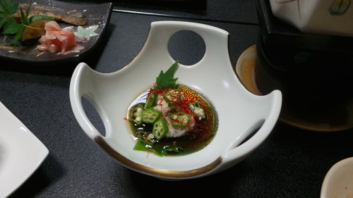 Dîner kaseki au ryokan Hakuunsou situé dans le village de Yunohira à côté de Yufuin sur l'île de Kyushu