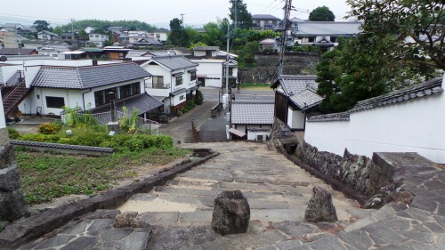 Les jolies boutiques de l’allée commerçante de Kitsuki sur l'île de Kyushu