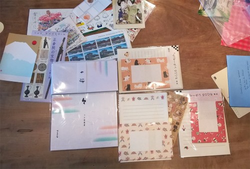 Enveloppes, timbres et papier à lettre japonais