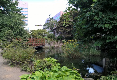 Espaces découvertes du jardin botanique de Sapporo, Hokkaido, Japon.