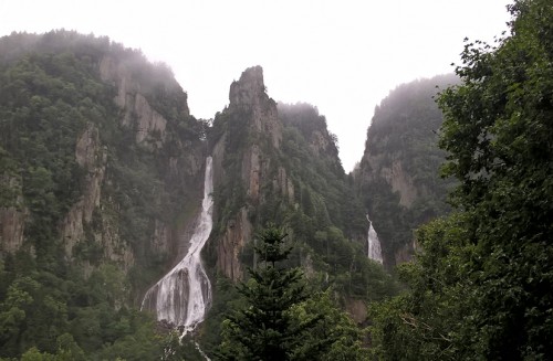 Cascades, village onsen de Sounkyo, Hokkaido, Japon. 