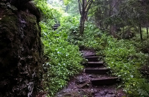 Randonnées à partir du village onsen de Sounkyo, Hokkaido, Japon. 