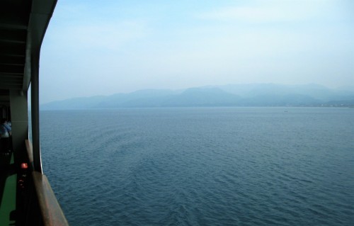 Le ferry pour se rendre sur l'île de Sado ou Sadogashima, Japon.
