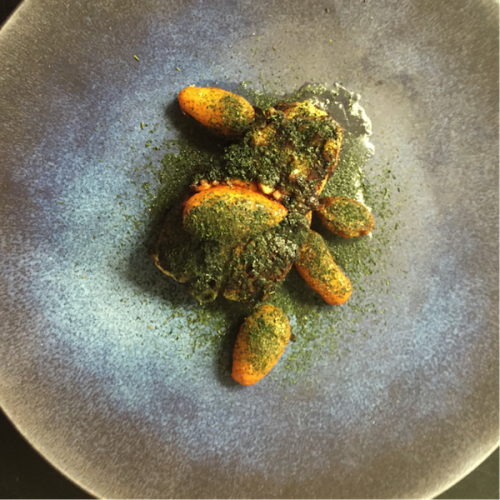 Plat gastronomique avec du Hacho Miso, spécialité japonaise.