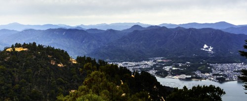 Vue sur la mer Seto du sommet du mont Misen, Miyajima, Japon.