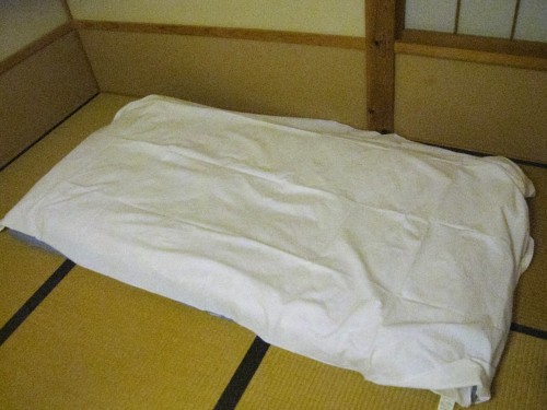 Chambre d'un minshuku Yamakoshi, Niigata, Japon.