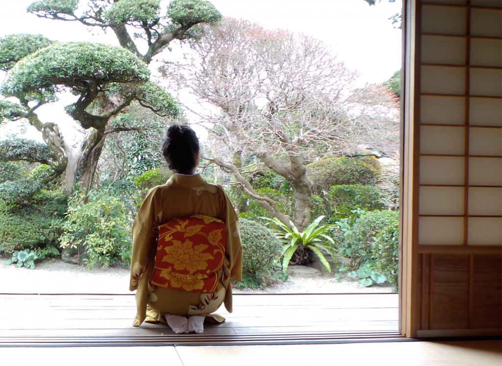 Izumi : cérémonie du thé en kimono dans une ancienne maison de samouraï