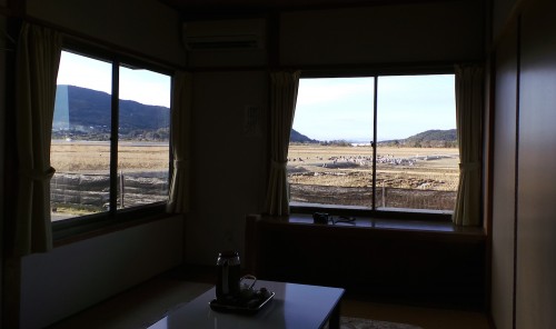Vue de la chambre du ryokan Shin Tsurumi Tei, idéal pour observer les grues, Izumi, Kyushu, Japon.