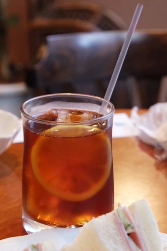 Thé Ooolong au citron au Cooktown Café à Nagoya