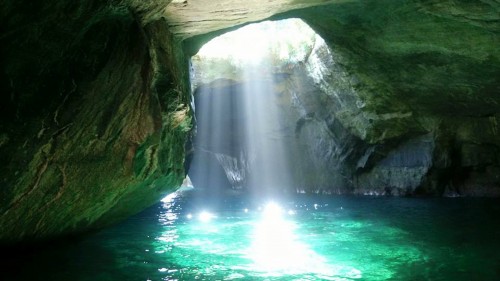 Péninsule d’Izu : la grotte bleue de Dogashima et le parc Koganezaki