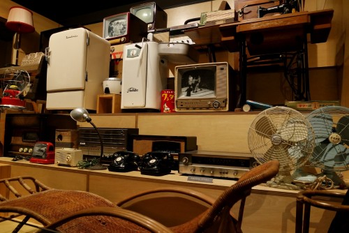 Objets d'un foyer japonais en 1955, Musée Toyota de Nagoya, Japon.