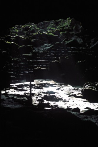 La grotte de Komakado Kazaana constituée de lave du Fuji, préfecture de Shizuoka, Japon.