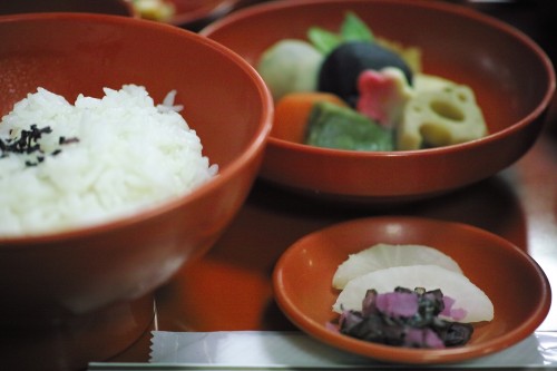 Dégustation de Shoujin ryouri au temple Okuyama Houkouji à Hamamatsu, préfecture de Shizuoka