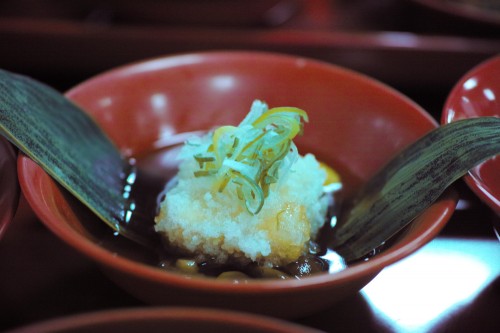 Dégustation de Shoujin ryouri au temple Okuyama Houkouji à Hamamatsu, préfecture de Shizuoka