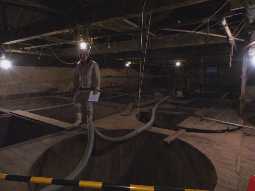 Process de fabrication artisanal de la maison Meijiya Shoyu, fabrique de sauce soja d'Hamamastu, Shizuoka