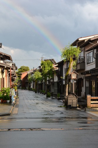 Faire une balade à vélo dans la campagne japonaise à Hida Furukawa, dans la préfecture de Gifu