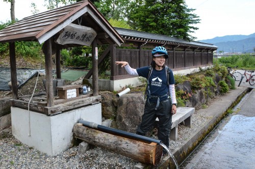 Faire une balade à vélo dans la campagne japonaise à Hida Furukawa, dans la préfecture de Gifu