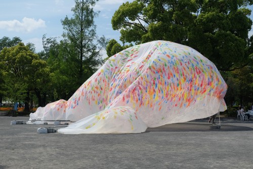 art ephémère pendant le festival strange seed au World Theatre Festival Shizuoka 2017 au Japon