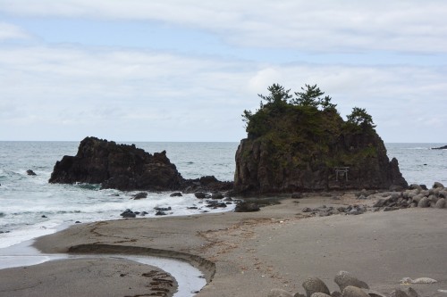 La plage de Goishi donnant sur la mer du Japon à Gatsugi dans la préfecture de Niigata 
