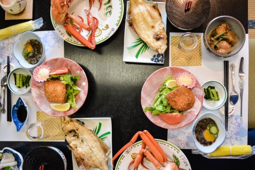 Le dîner du minshuku takimoto sur l'île de Sado, Niigata