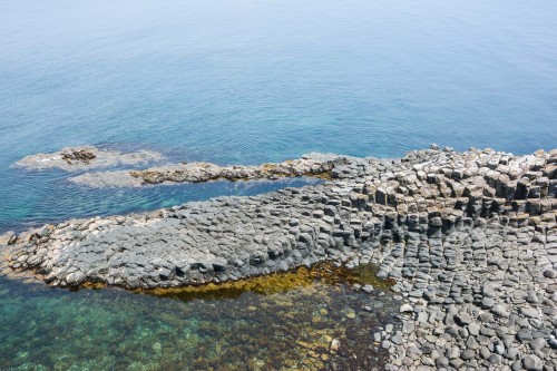 Les grottes de Nanatsugama Enchi à Karatsu où Jacques Mayol allait souvent petit dans la préfecture de Saga sur l'île de Kyushu