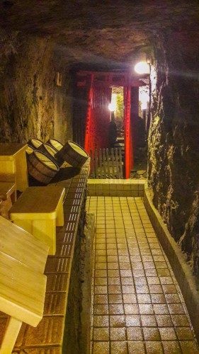 Iwamotorou Ryokan, le ryokan de plus de 700 ans à Enoshima avec les bains