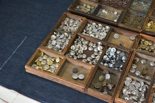 fabriquer son propre jeans unique betty smith à Kojima, berceau du denim japonais